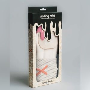NWT Absolutely Ridiculous Strawberry Ice Cream Sliding mitt - ARIA Bruce Harper